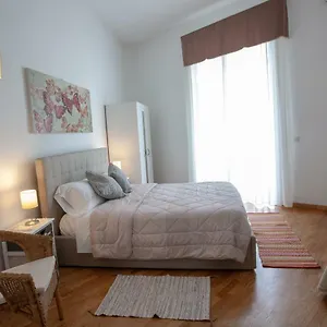 garibaldi-house-apartment.hotels-amalfi.com/